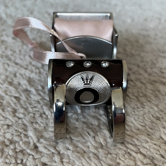 Pandora Sleigh 3rd in the Series Ornament - Picture 2 of 4